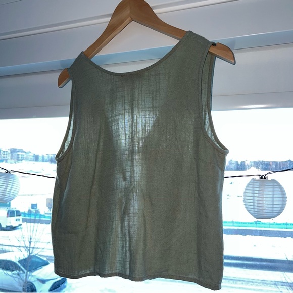 Twik / Simons | sage green linen blend tie front sleeveless crop shirt - Picture 3 of 4